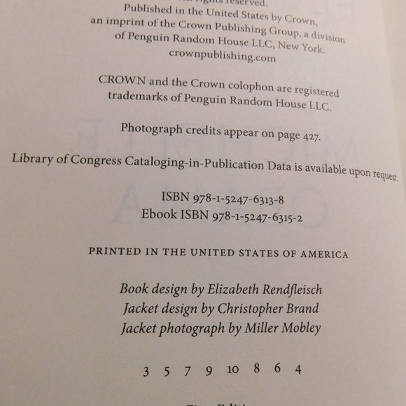 Becoming  Michelle Obama Autobiography Book First Edition - Picture 3 of 4